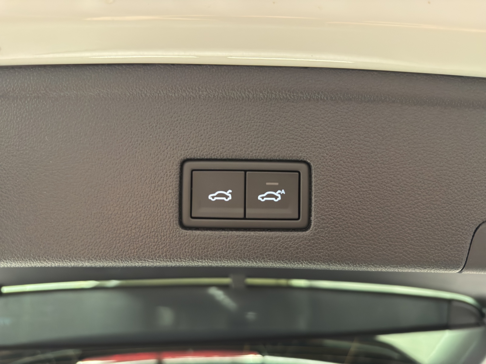 VW Touareg 3.0 V6 TSI R-Line-image-11