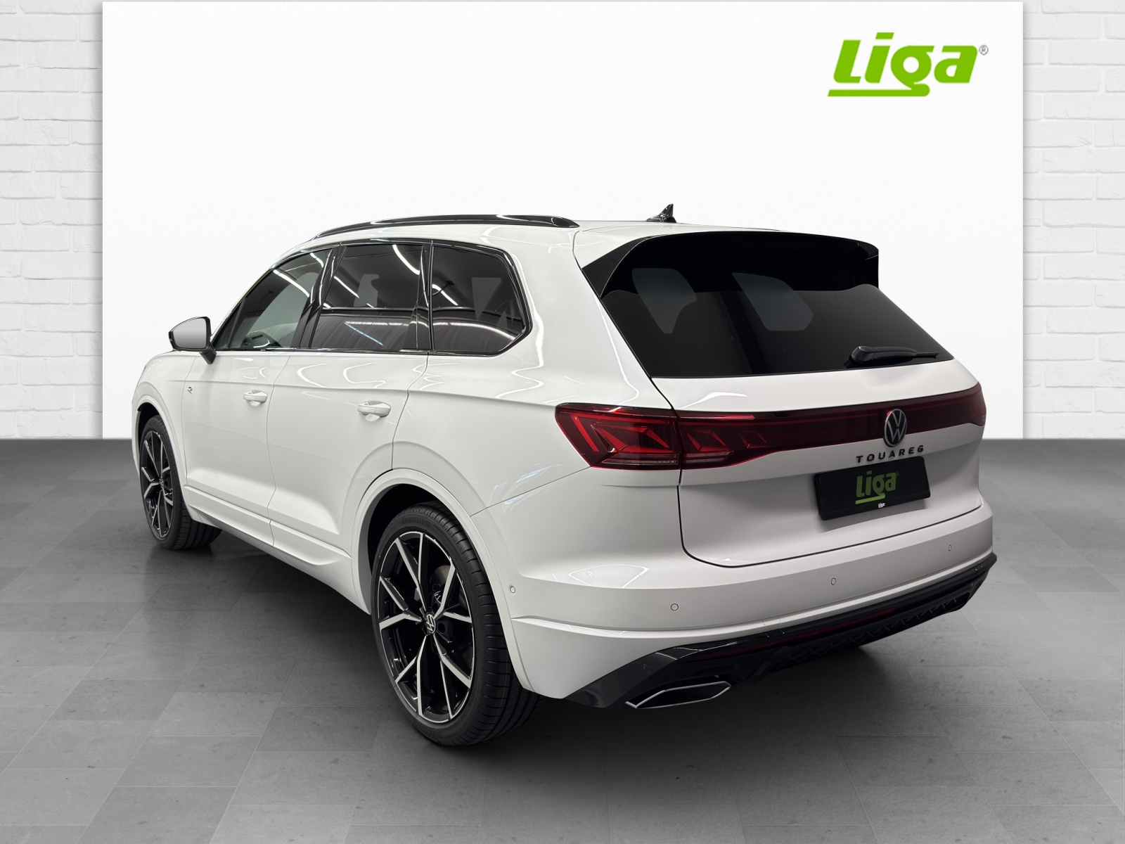 VW Touareg 3.0 V6 TSI R-Line-image-3