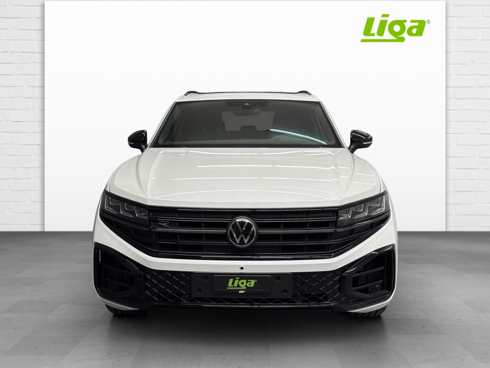 VW Touareg 3.0 V6 TSI R-Line-image-1