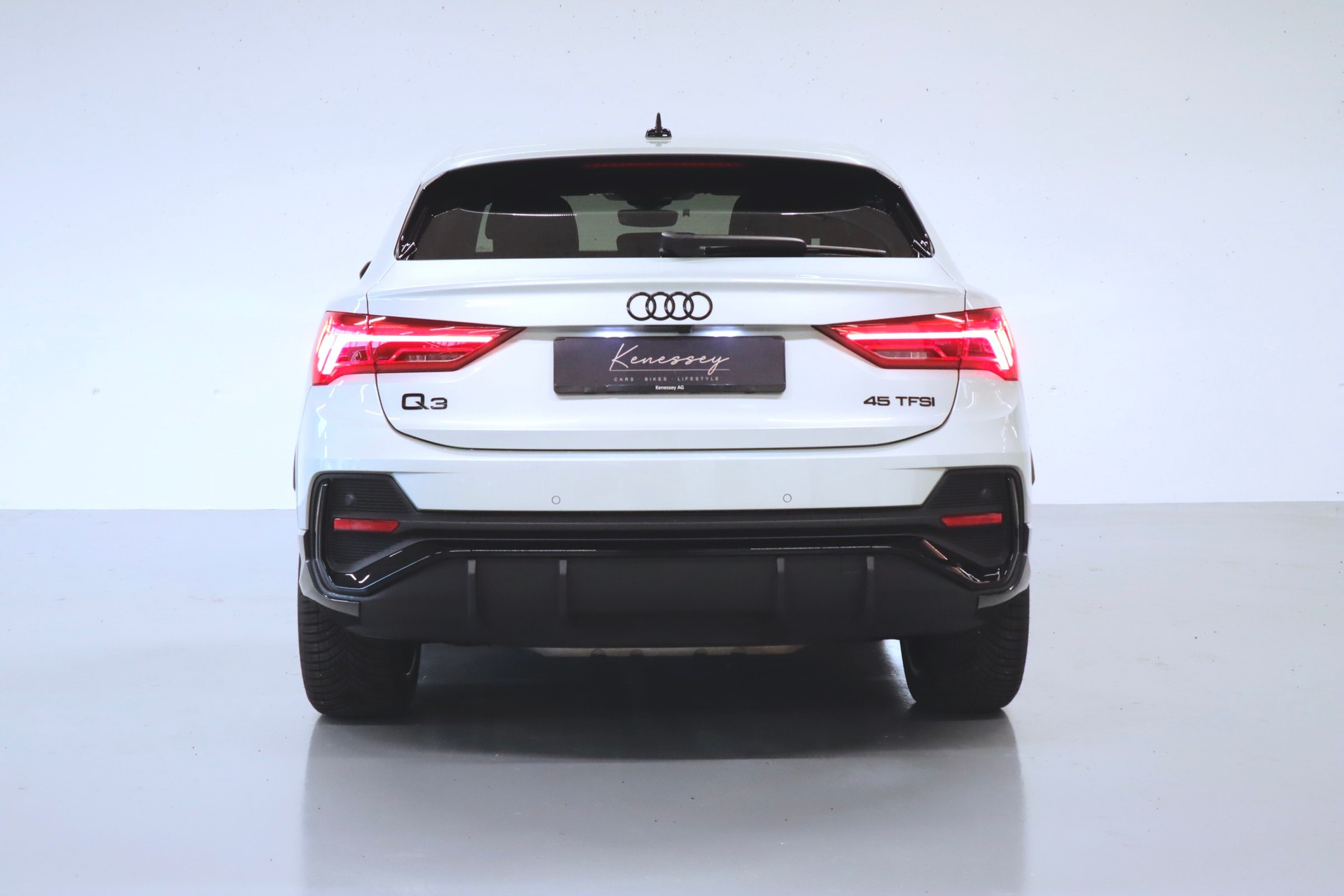 AUDI Q3 Sportback 45 TFSI S line quattro S-tronic | CH-Fzg-image-3