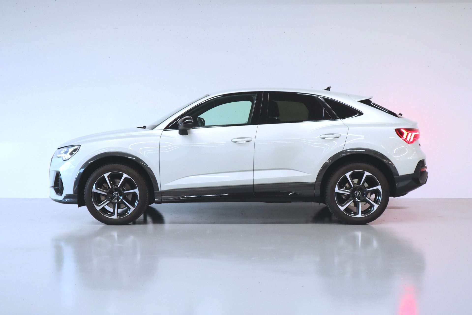 AUDI Q3 Sportback 45 TFSI S line quattro S-tronic | CH-Fzg-image-1