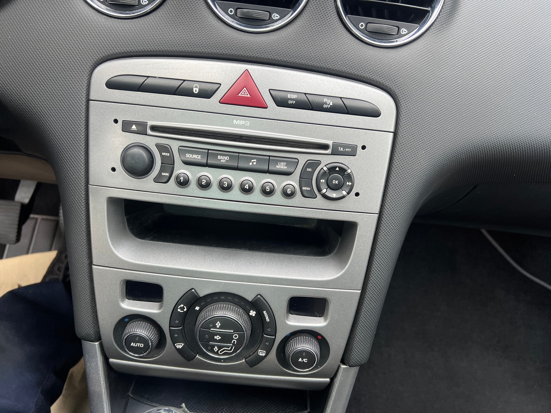 PEUGEOT 308 1.6 16V T Sport "mit Garantie möglich"-image-2