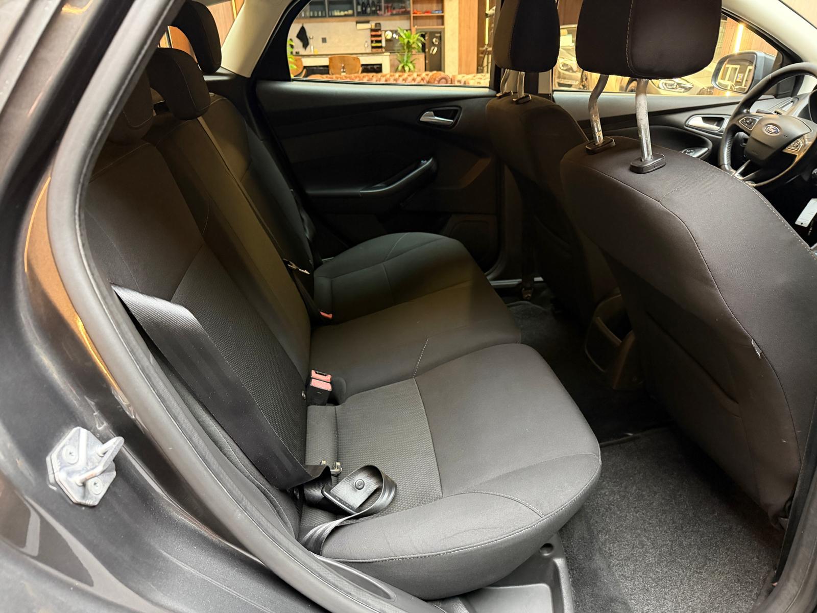 FORD Focus 1.5 TDCi EcoN Titanium-image-14
