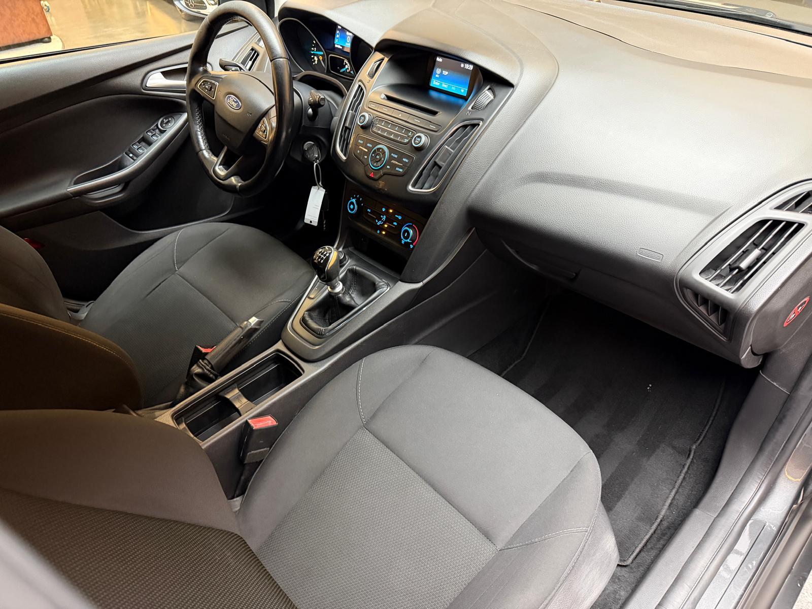 FORD Focus 1.5 TDCi EcoN Titanium-image-11