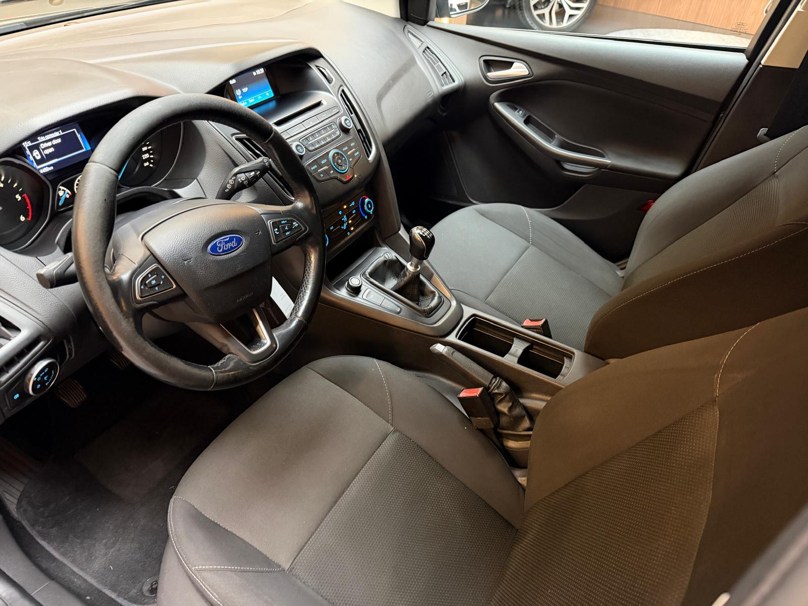 FORD Focus 1.5 TDCi EcoN Titanium-image-13