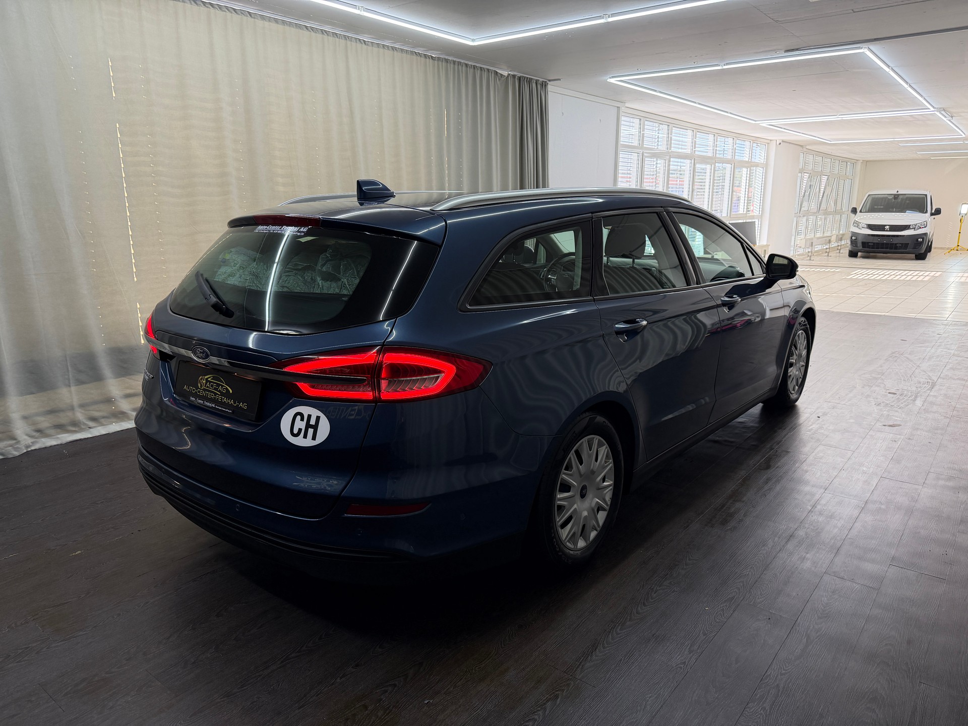 FORD Mondeo 2.0 TDCi Trend Automatik-image-3