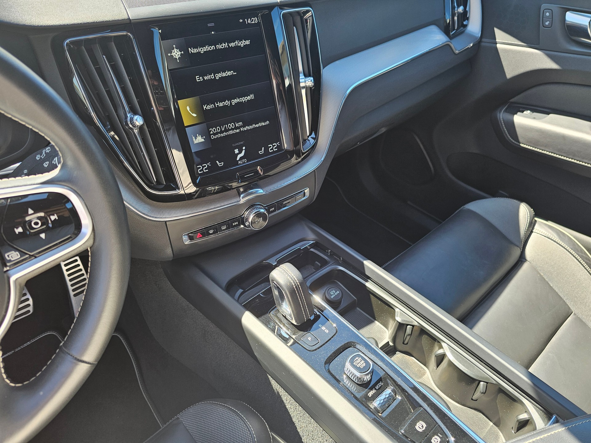 VOLVO XC60 2.0 B4 MH R-Design AWD-image-11