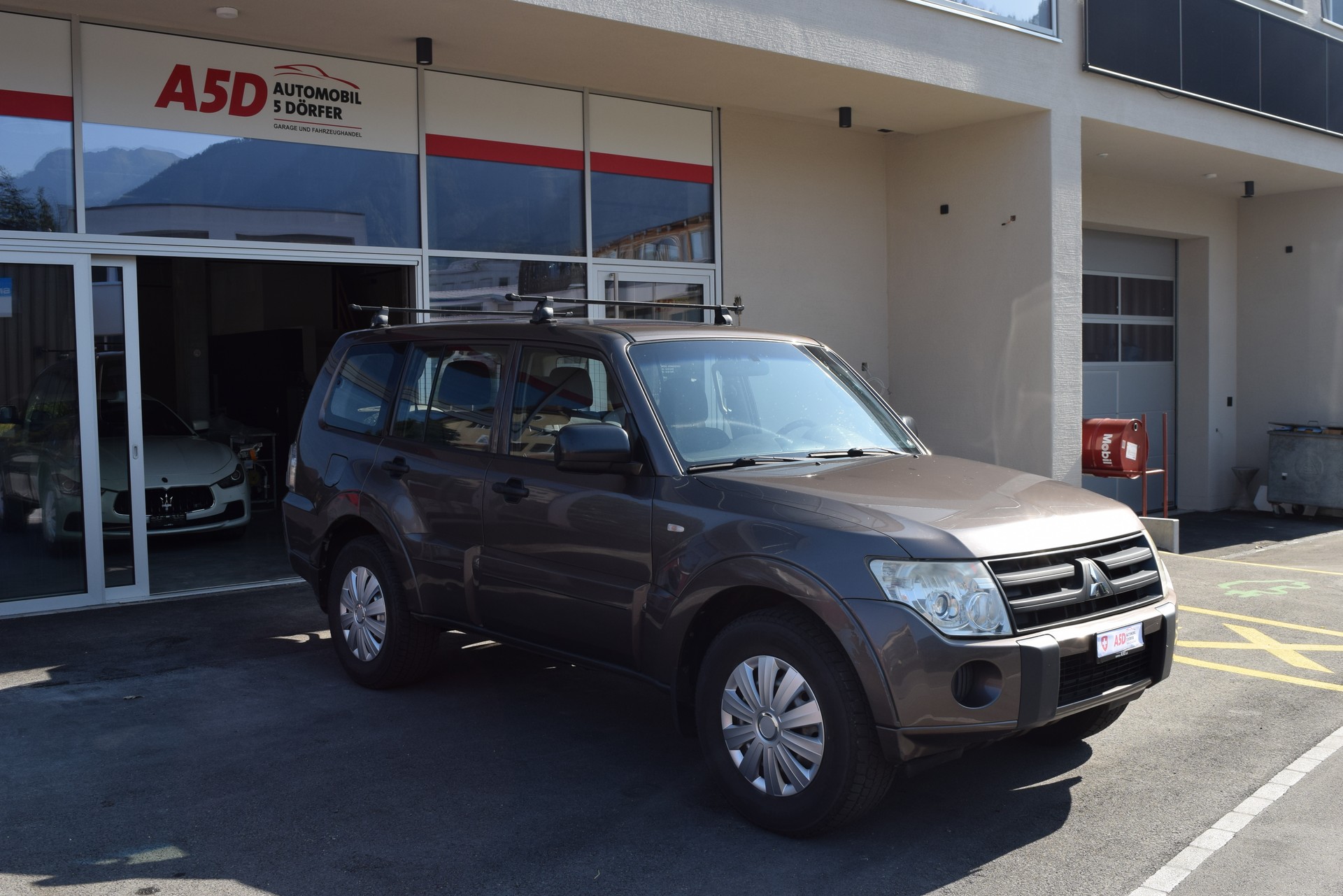 MITSUBISHI Pajero 3.2 DI-D Swiss Professional-image-2