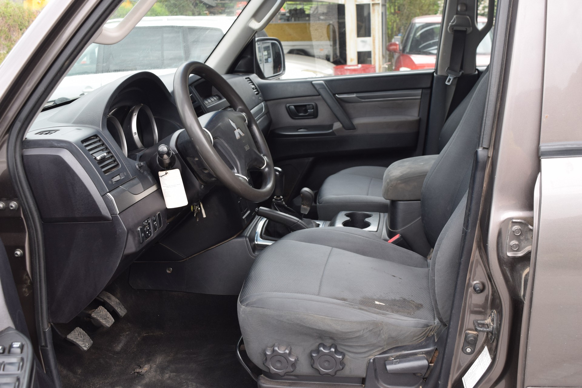 MITSUBISHI Pajero 3.2 DI-D Swiss Professional-image-15