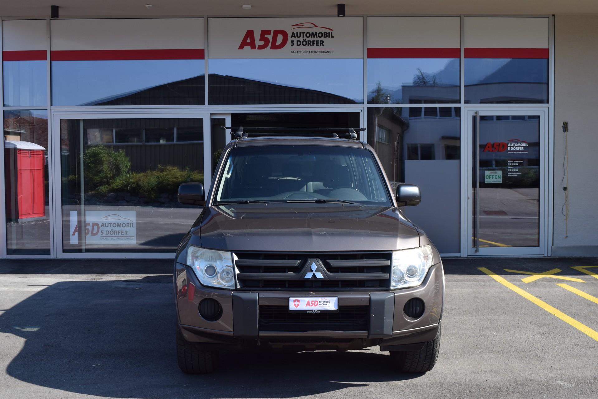 MITSUBISHI Pajero 3.2 DI-D Swiss Professional-image-0