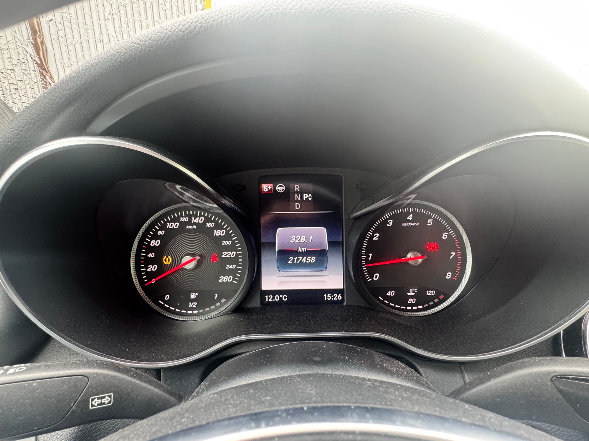 MERCEDES-BENZ C 200 Coupé 4Matic 9G-Tronic-image-4
