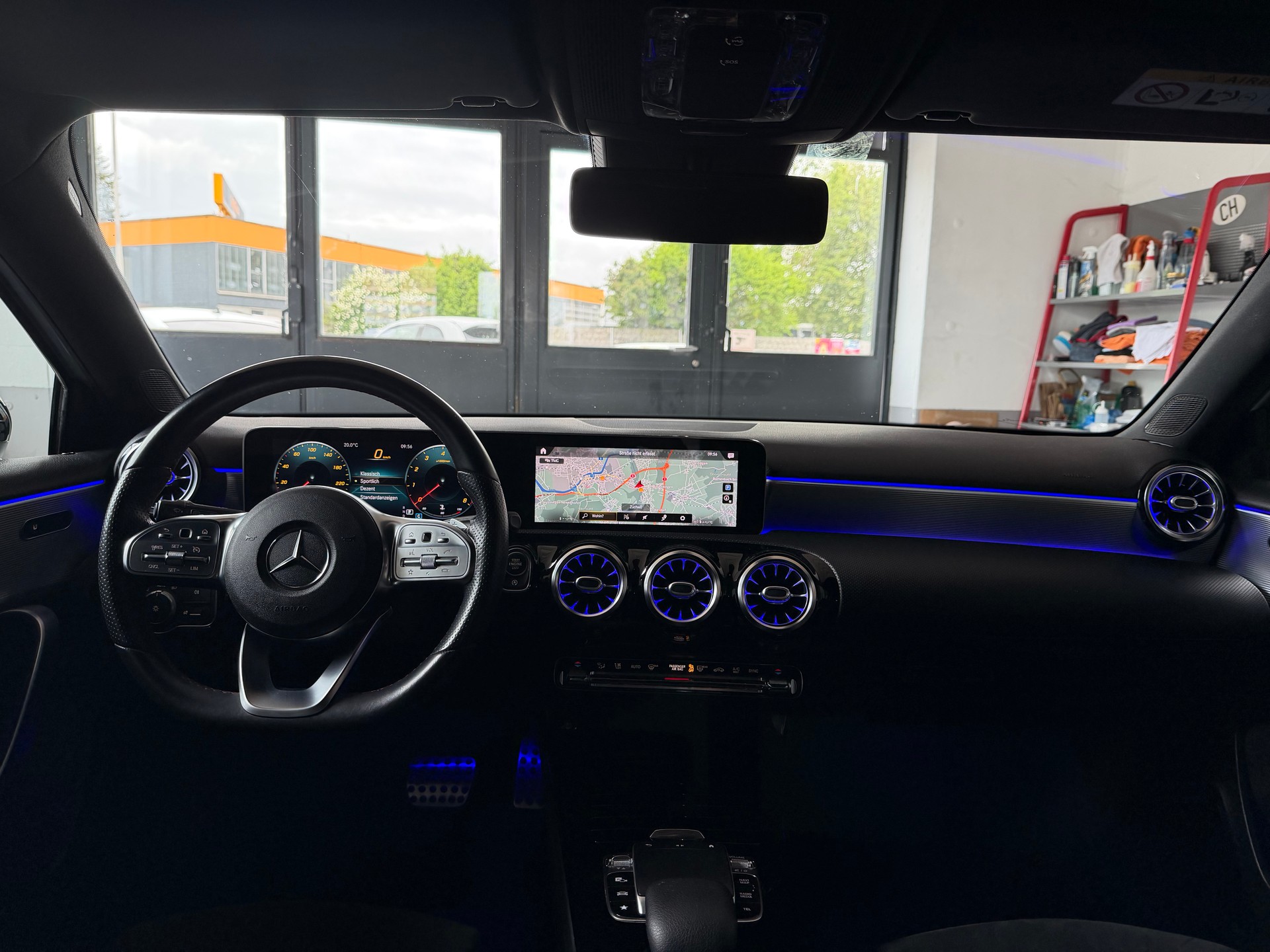 MERCEDES-BENZ A 200 AMG Line 7G-DCT-image-12