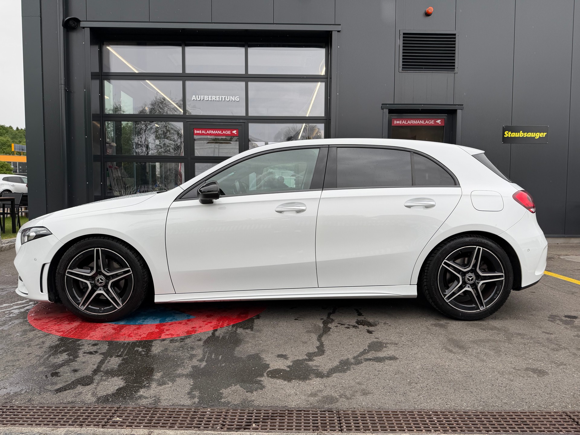 MERCEDES-BENZ A 200 AMG Line 7G-DCT-image-3