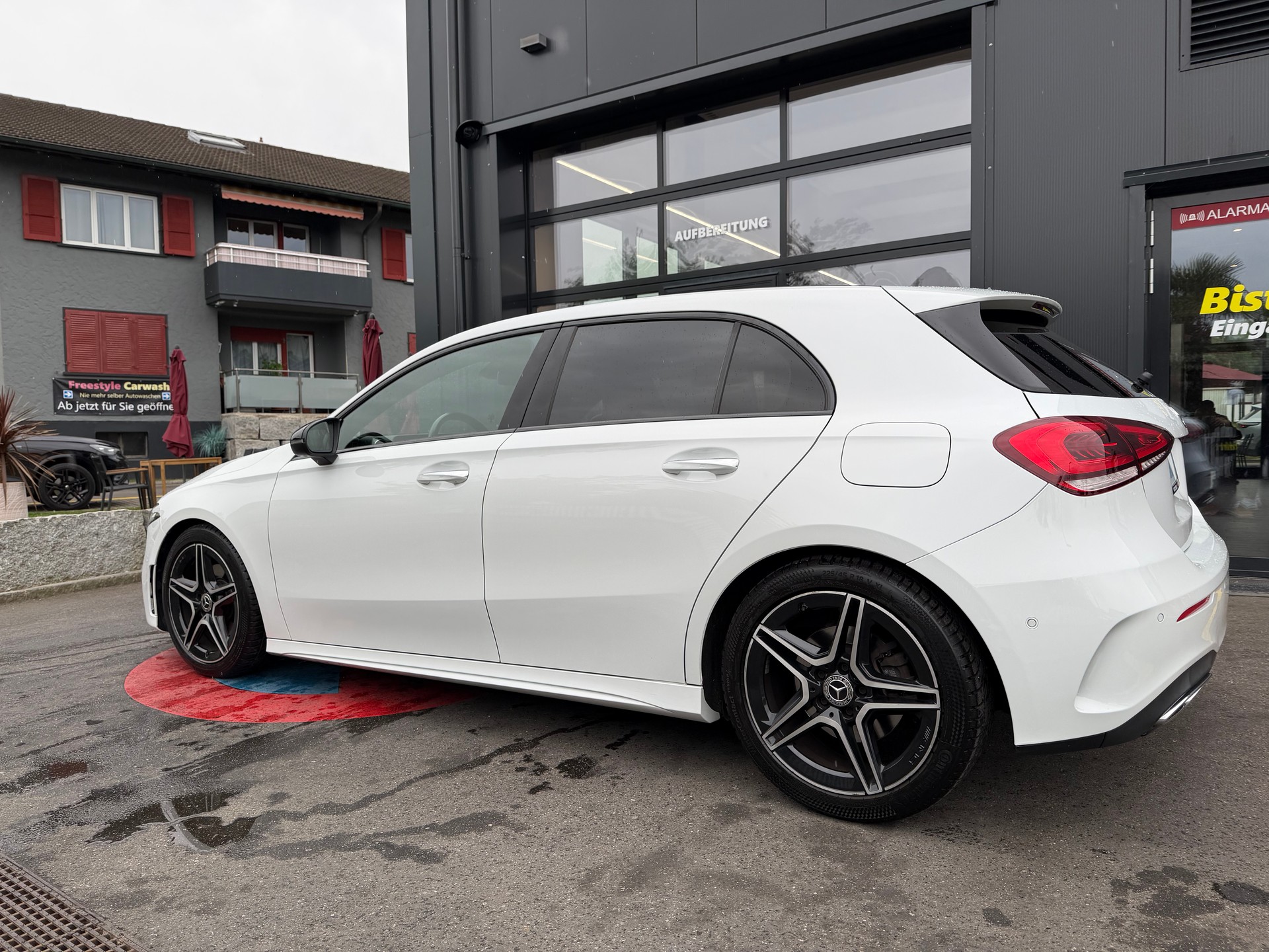 MERCEDES-BENZ A 200 AMG Line 7G-DCT-image-4