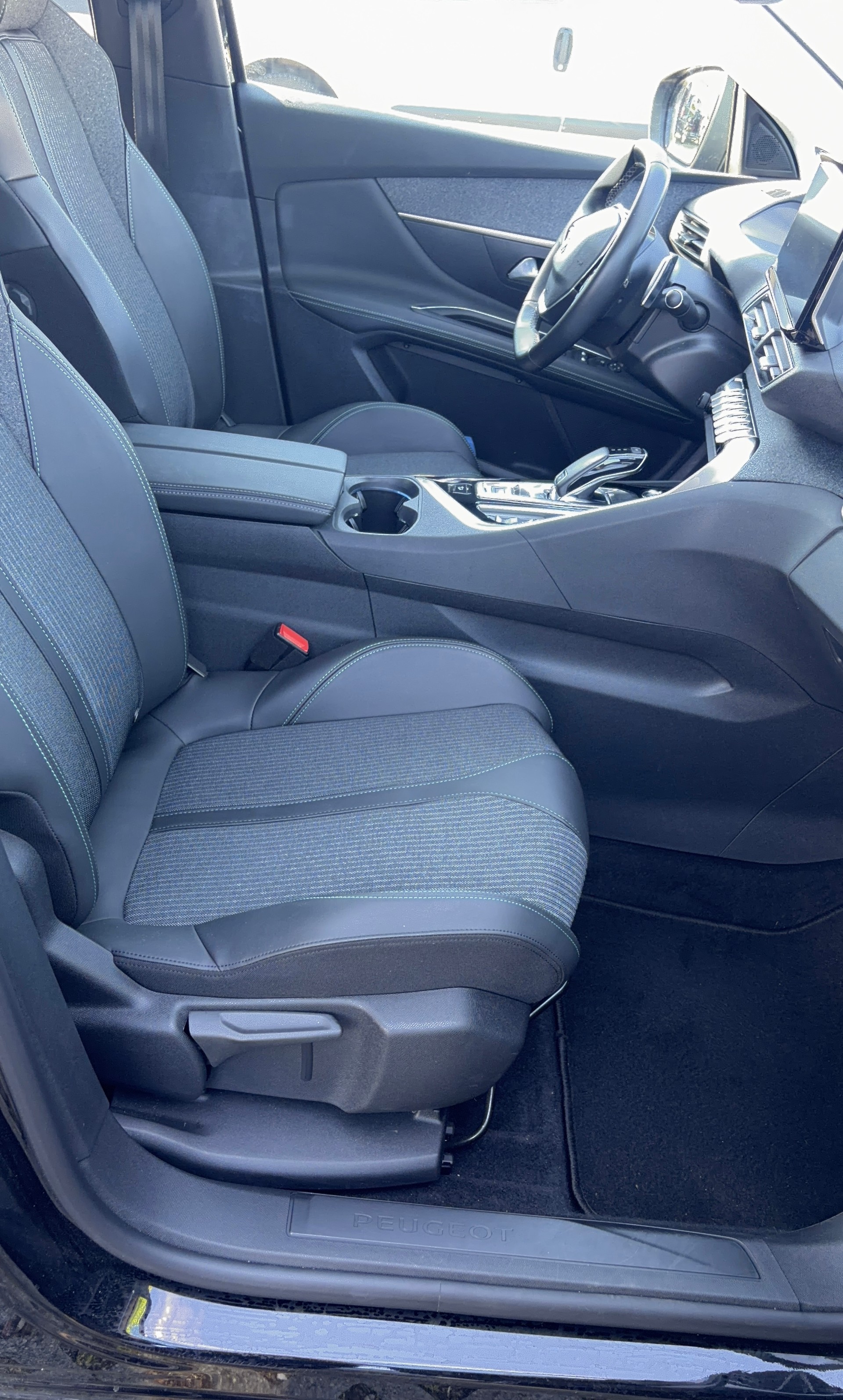PEUGEOT 1.2 PureTech Allure Pack-image-9