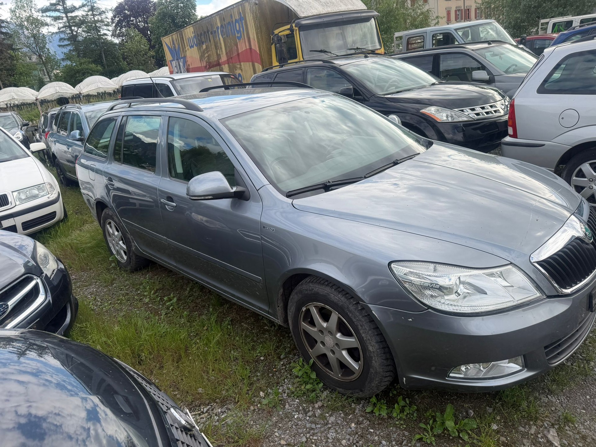 SKODA Octavia Combi 1.6 TDI Ambition 4x4-image-1