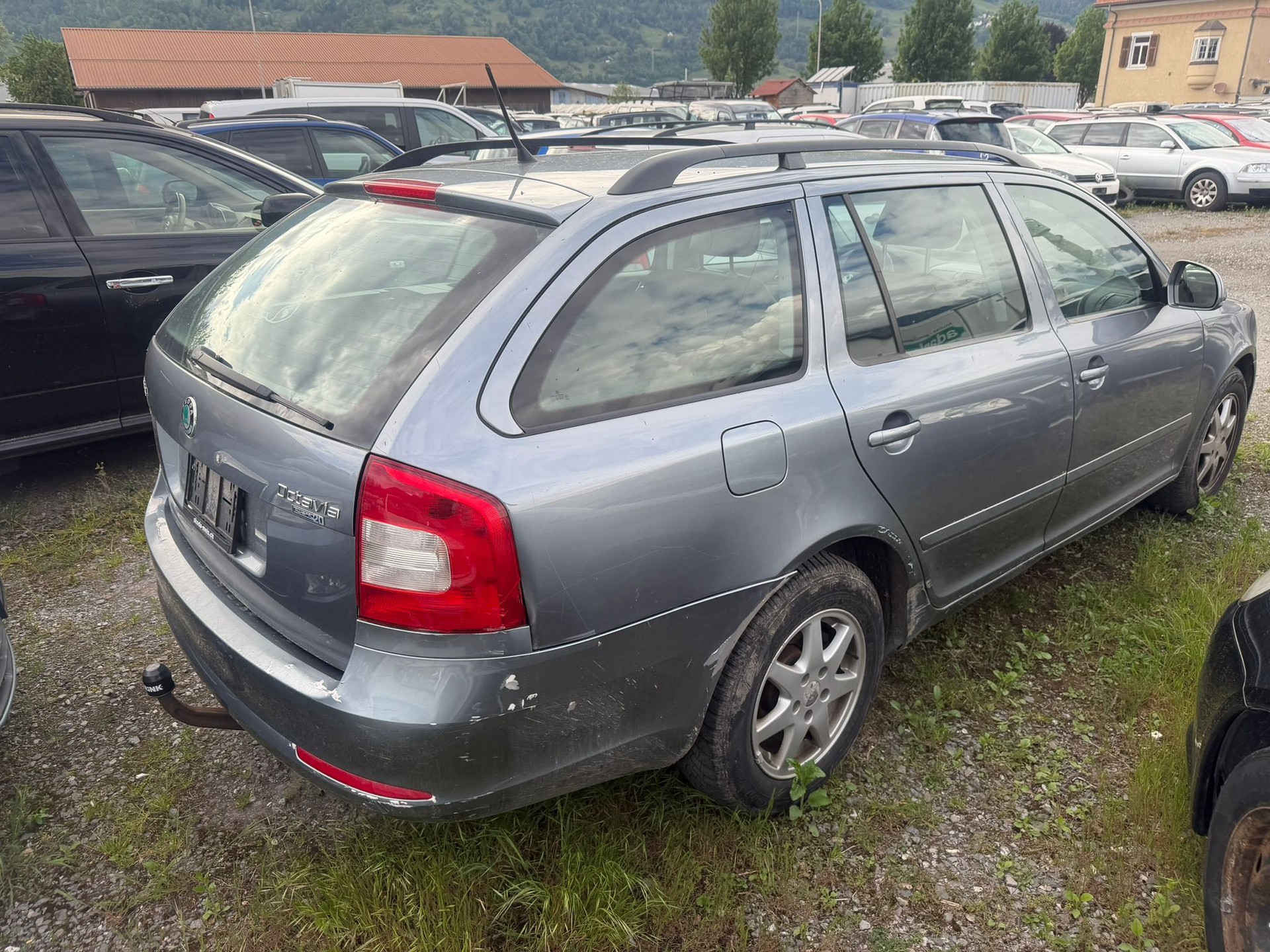SKODA Octavia Combi 1.6 TDI Ambition 4x4-image-3