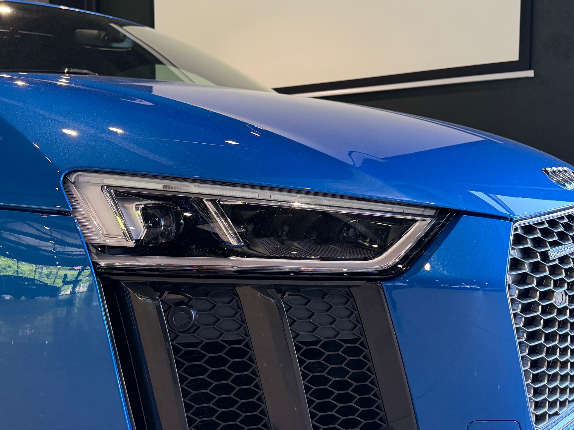 AUDI R8 Coupé 5.2 plus S-Tronic-showroom-element-2