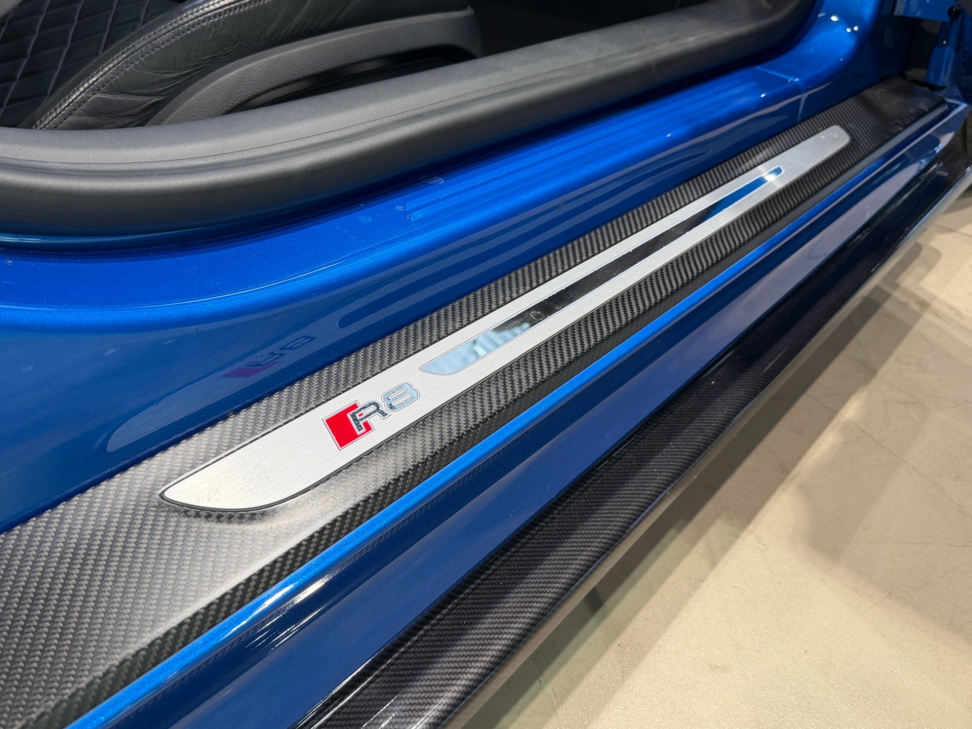 AUDI R8 Coupé 5.2 plus S-Tronic-image-14