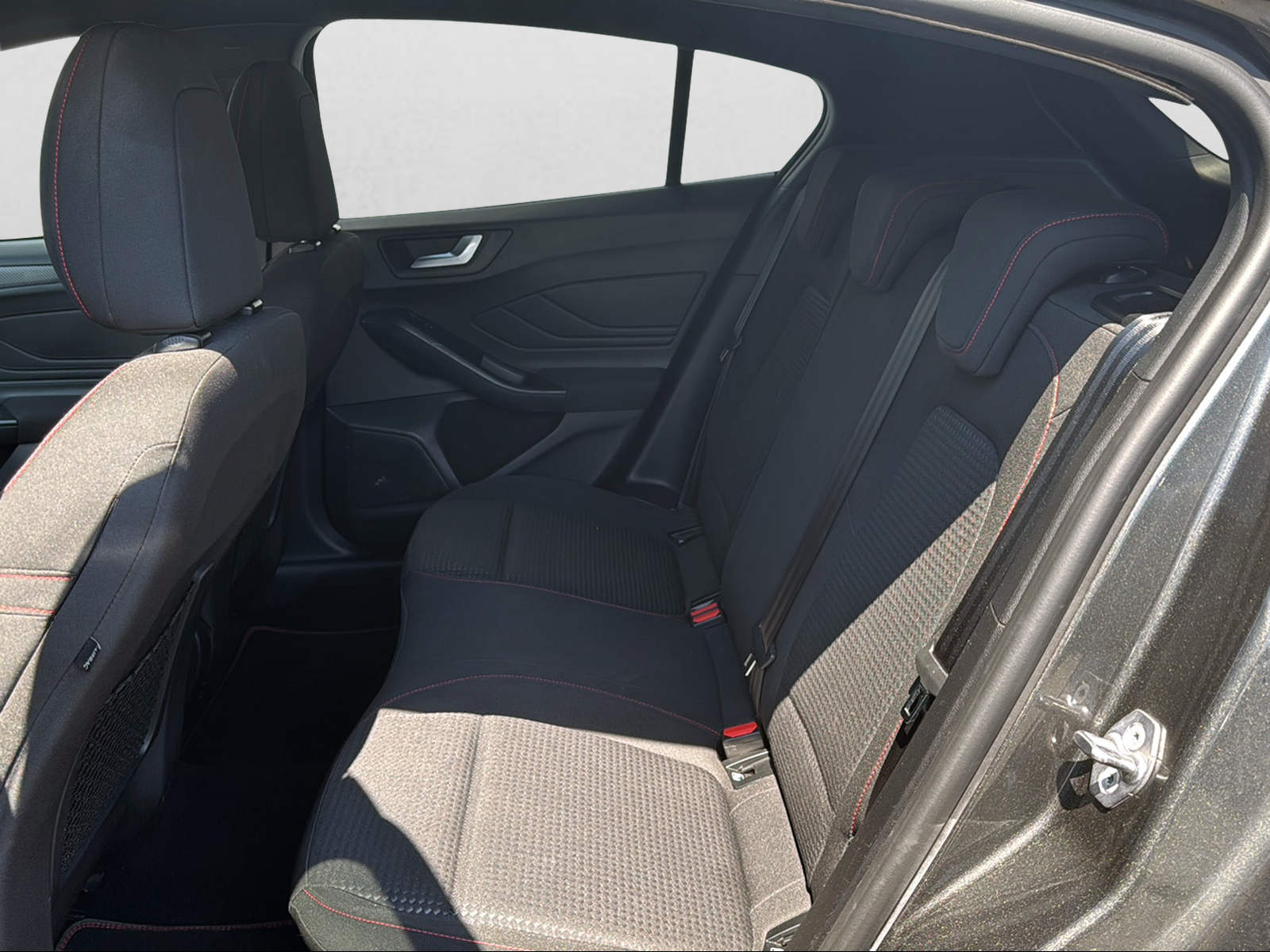FORD Focus 1.0 SCTi ST Line Automatic-image-15