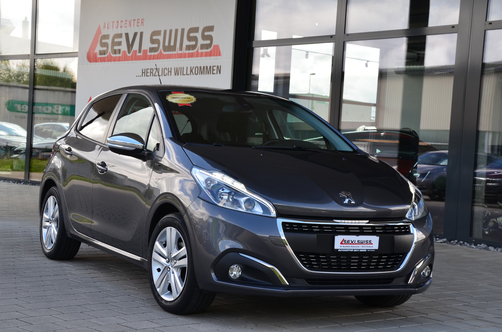 PEUGEOT 208 1.2 PureTech Signature*Frisch ab MFK,1 Jahr oder 20000km Garantie*-image-1