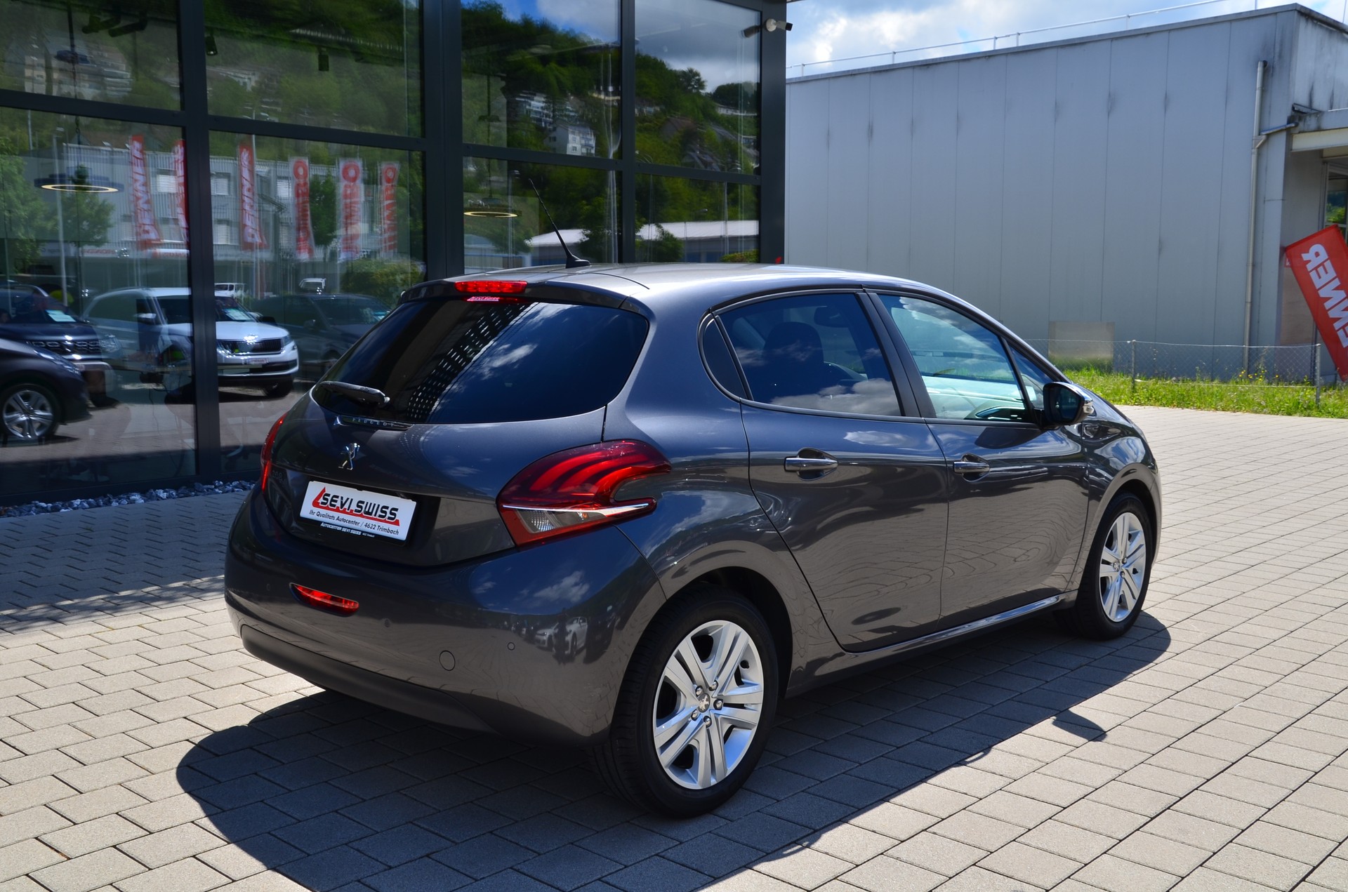 PEUGEOT 208 1.2 PureTech Signature*Frisch ab MFK,1 Jahr oder 20000km Garantie*-image-3
