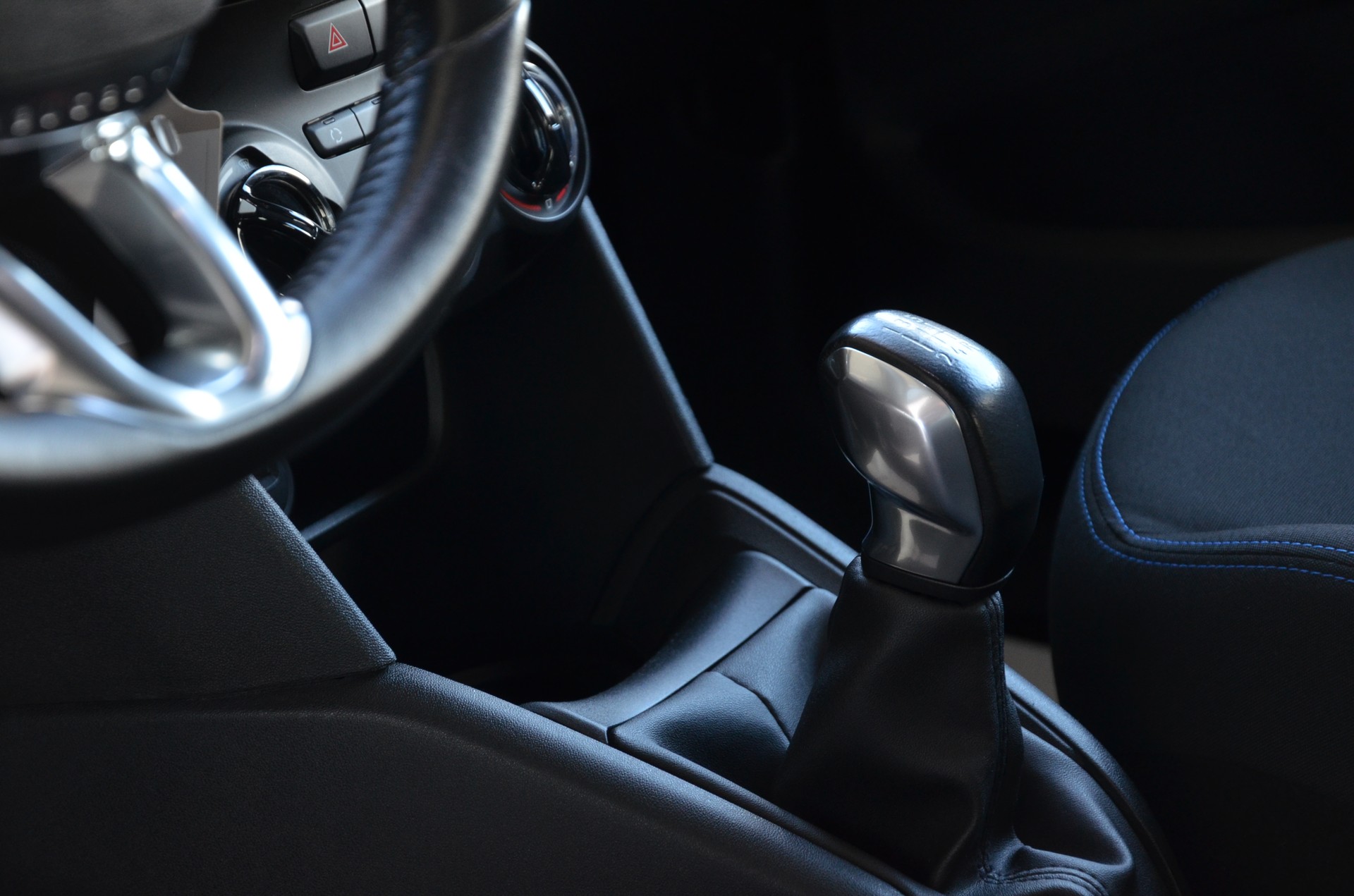 PEUGEOT 208 1.2 PureTech Signature*Frisch ab MFK,1 Jahr oder 20000km Garantie*-image-14