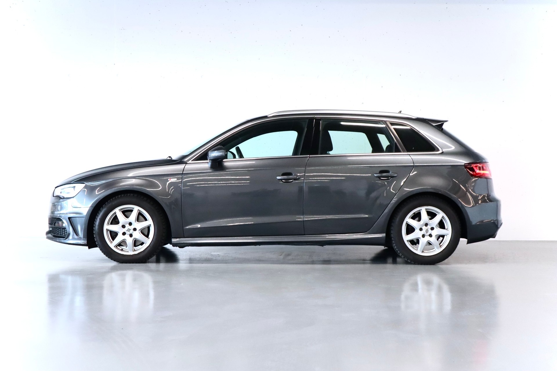 AUDI A3 SPORTBACK 1.8 TFSI | QUATTRO | S-LINE | AUTOMAT-image-3