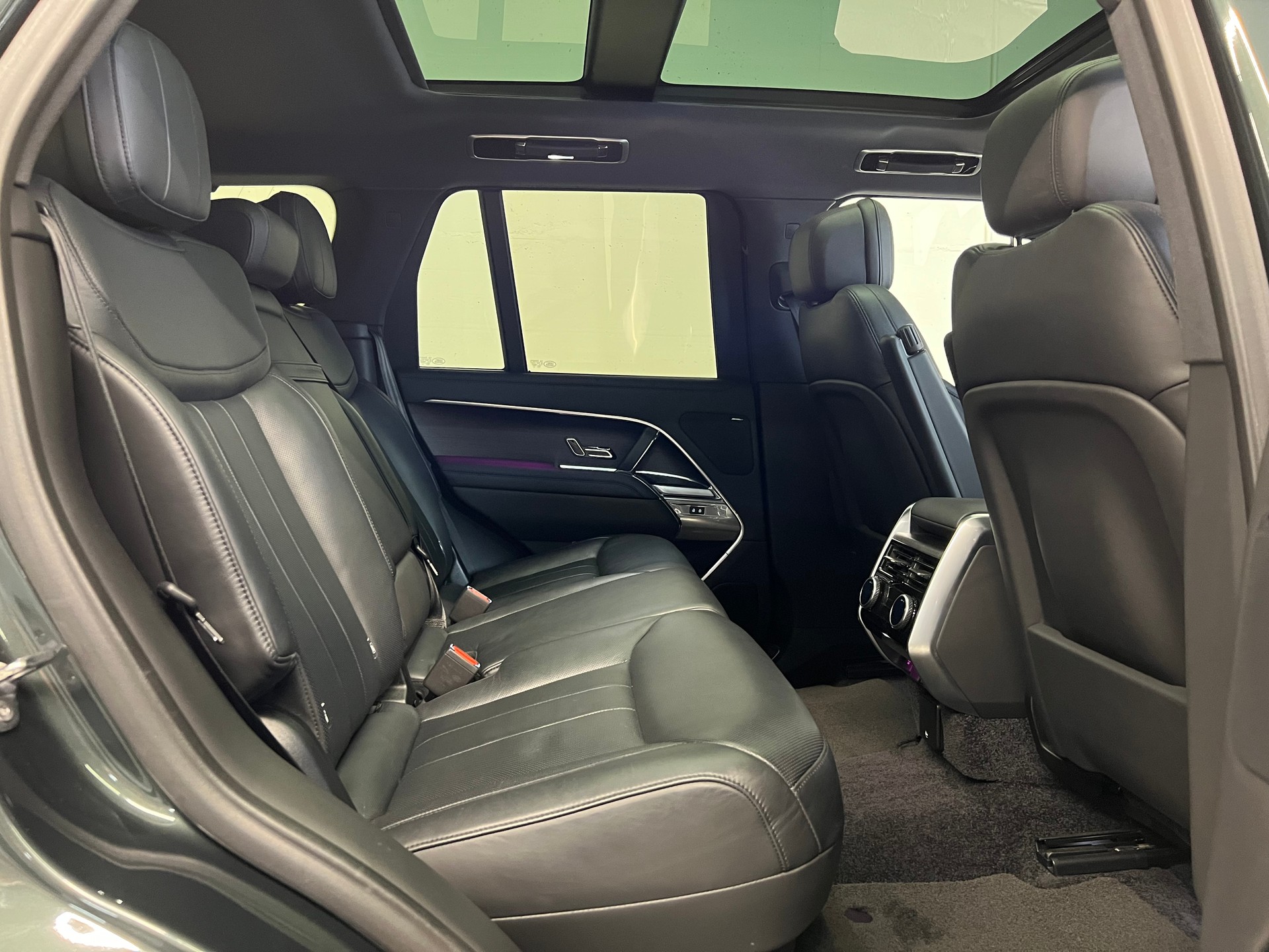LAND ROVER Range Rover 3.0 D I6 350 HSE-image-6
