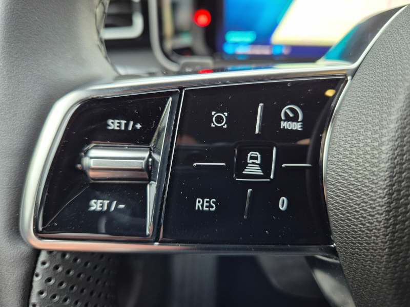 RENAULT R4 E-Tech Comfort Range iconic-image-7