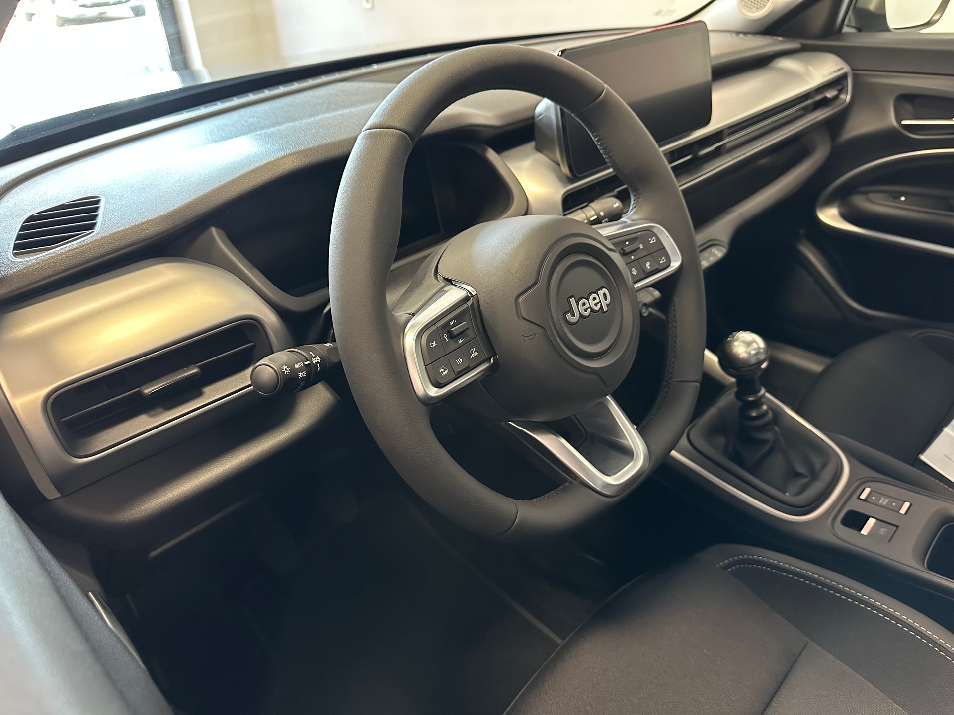 JEEP Avenger 1.2 Summit Sky-image-9