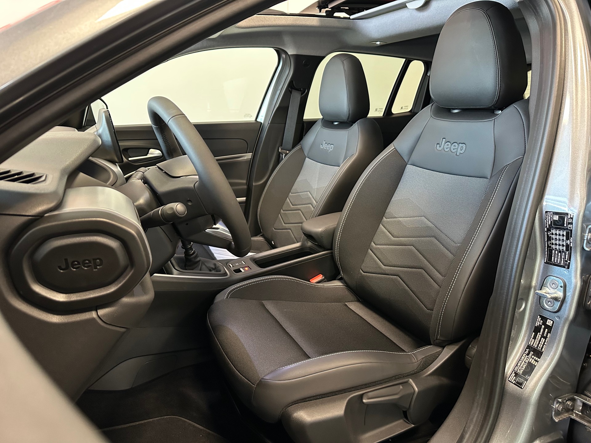 JEEP Avenger 1.2 Summit Sky-image-11