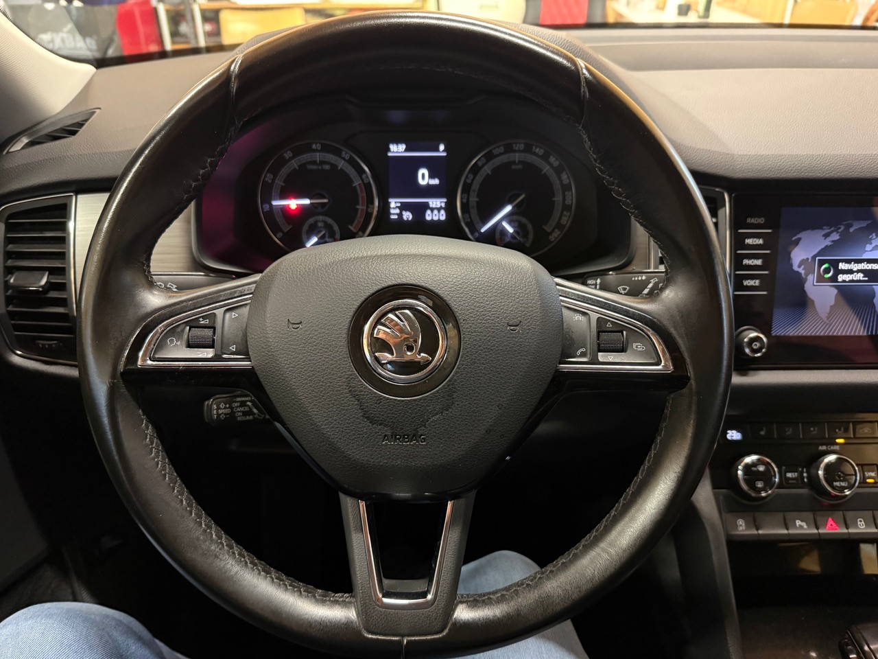 SKODA Kodiaq 2.0 TSI Ambition DSG 4x4-image-8
