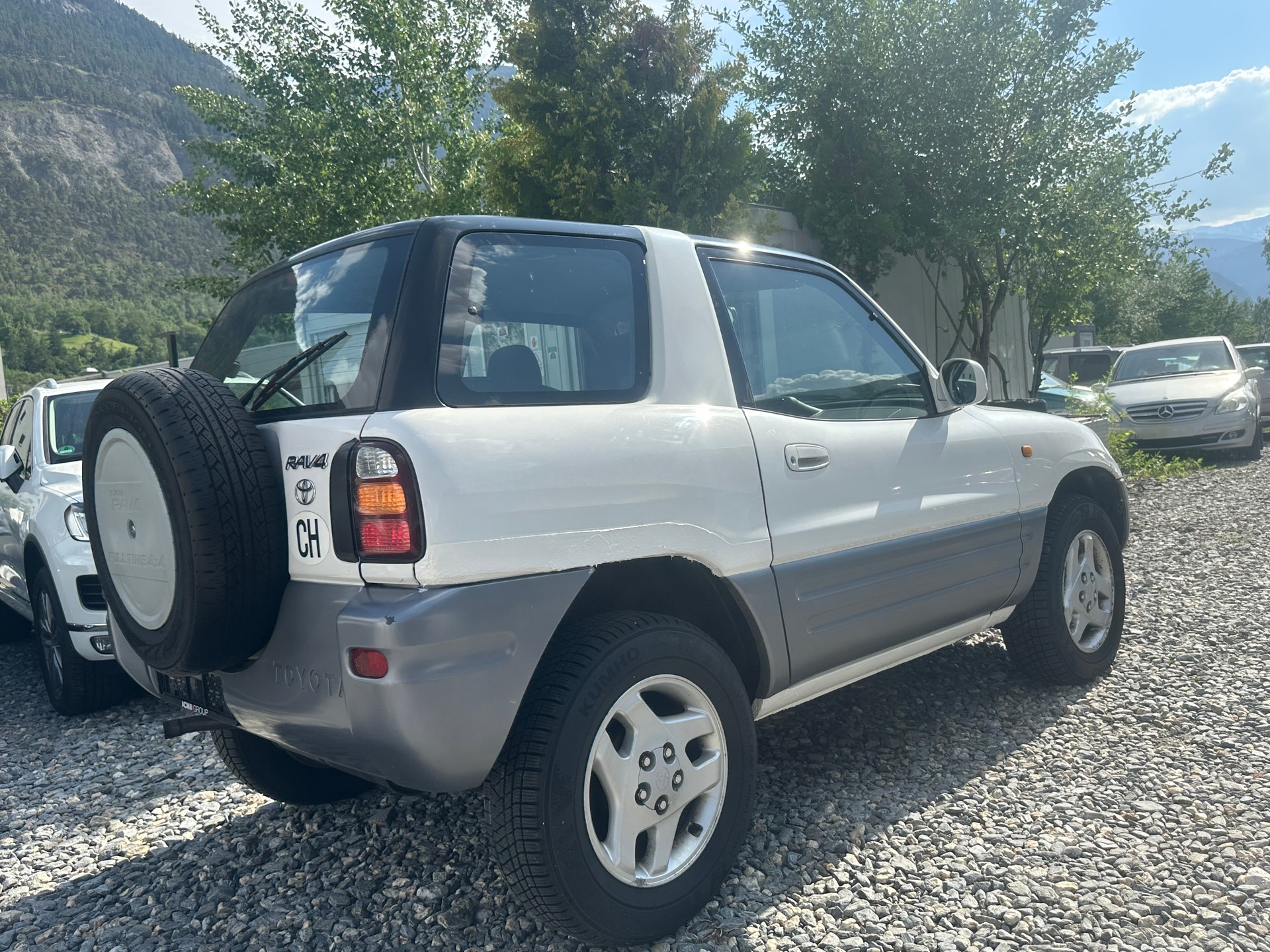 TOYOTA RAV-4 GX-image-9