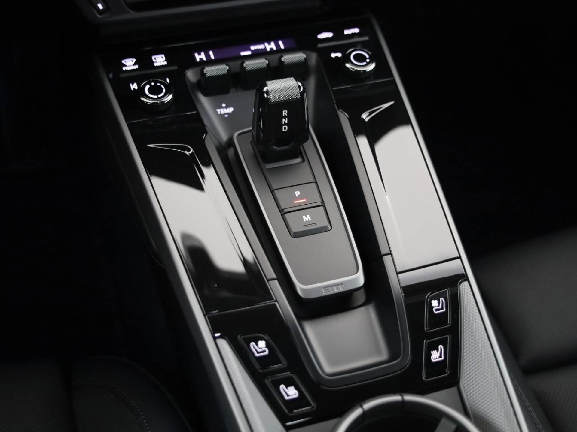 PORSCHE 911 Carrera-image-18