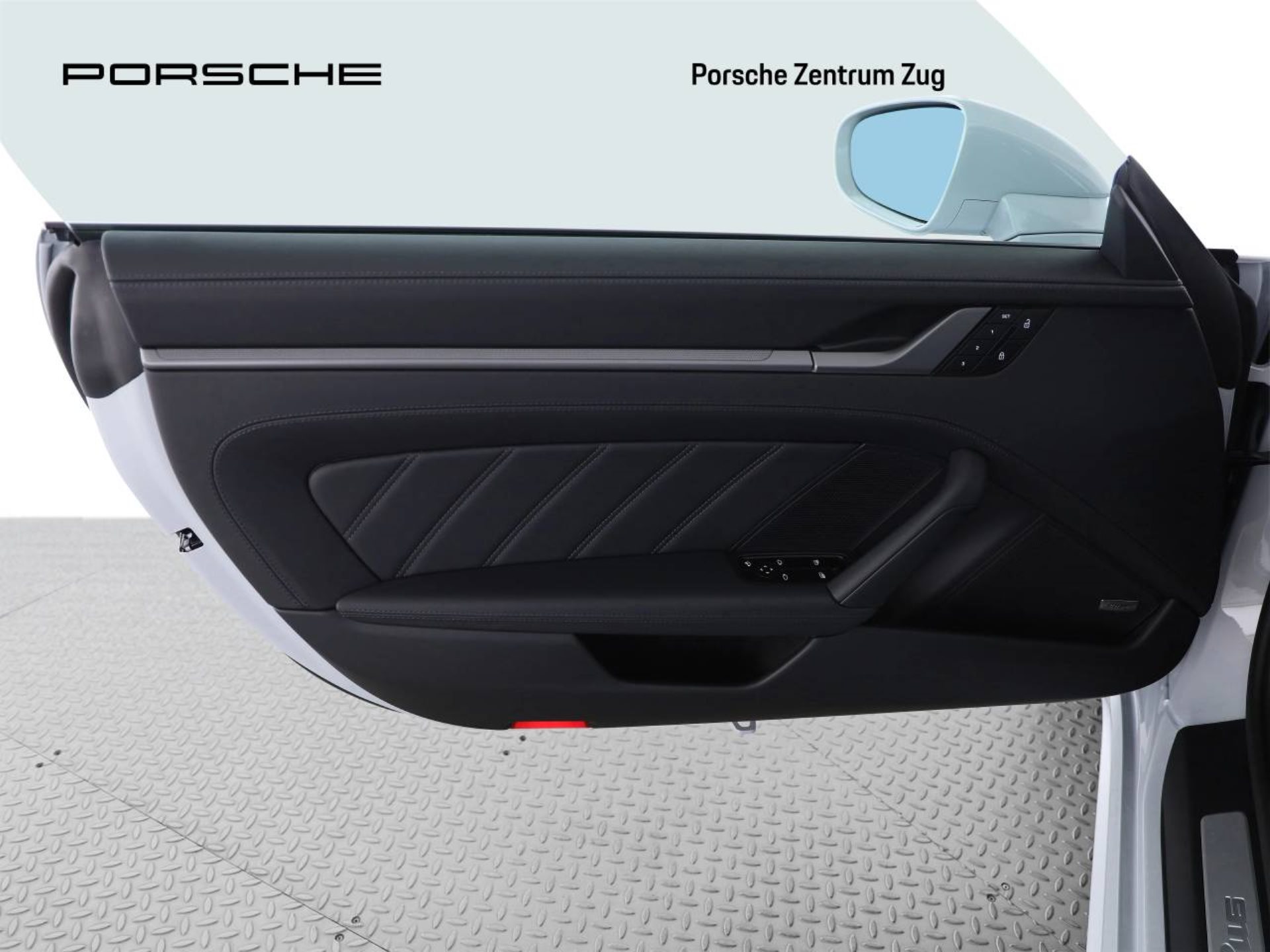 PORSCHE 911 Carrera-image-12