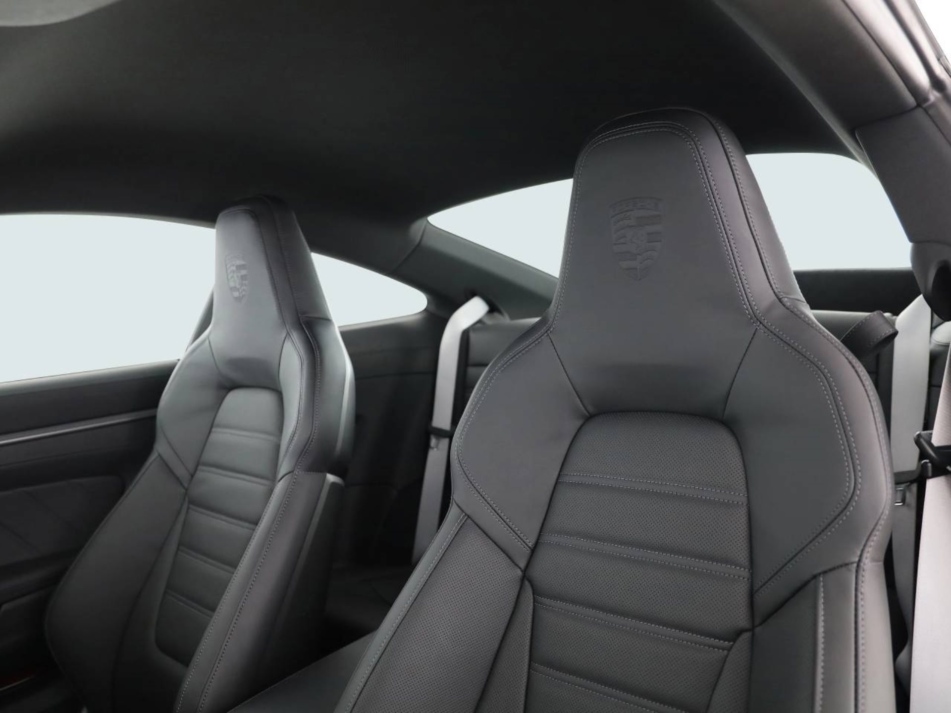 PORSCHE 911 Carrera-image-11