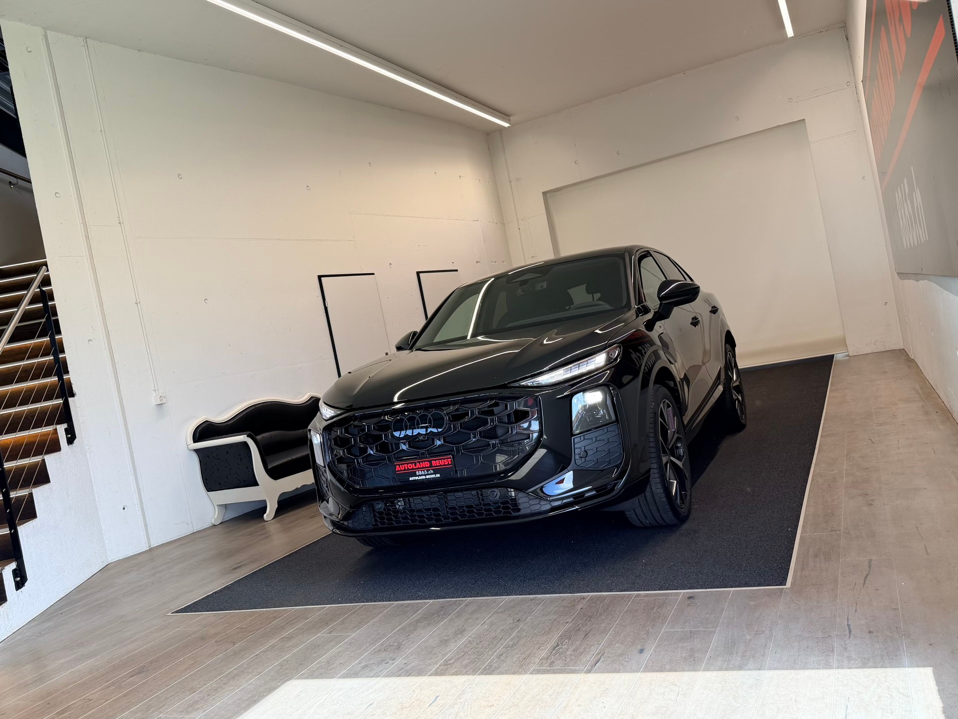 AUDI Q3 Sportback e-hybrid 200 kW S tronig-image-2