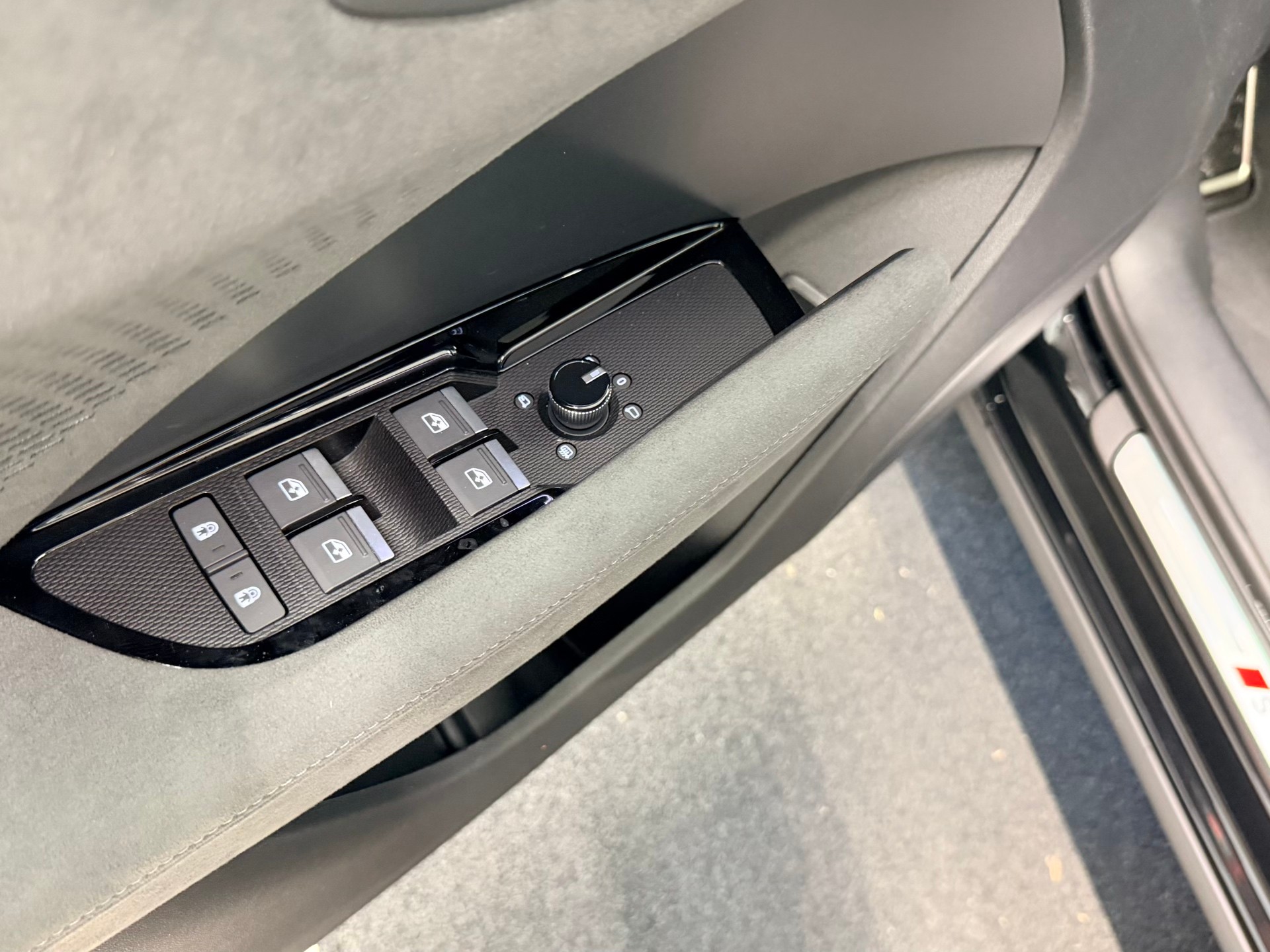AUDI Q3 Sportback e-hybrid 200 kW S tronig-image-12