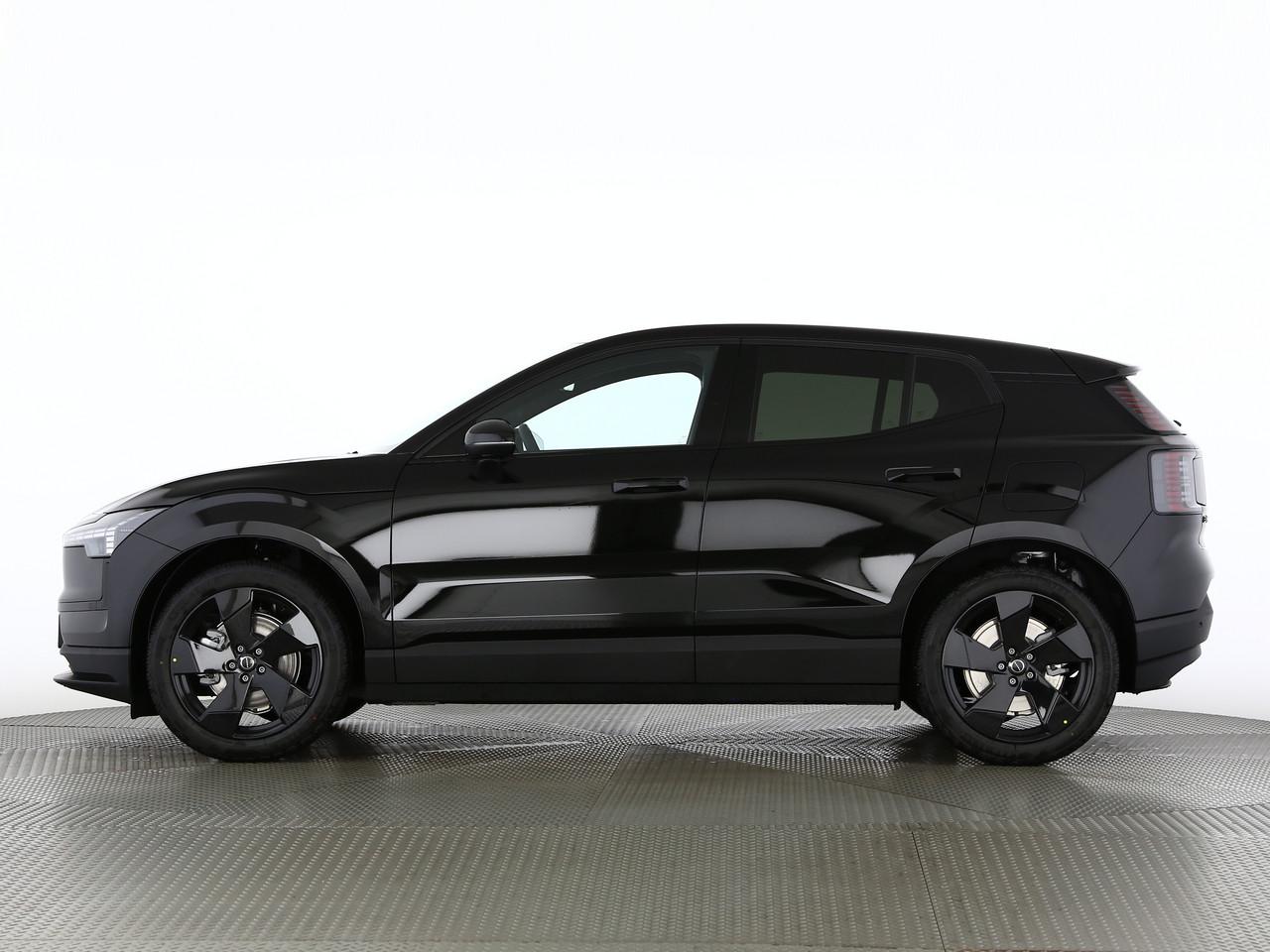 VOLVO EX30 E60 Plus Swiss Black Edition-image-2