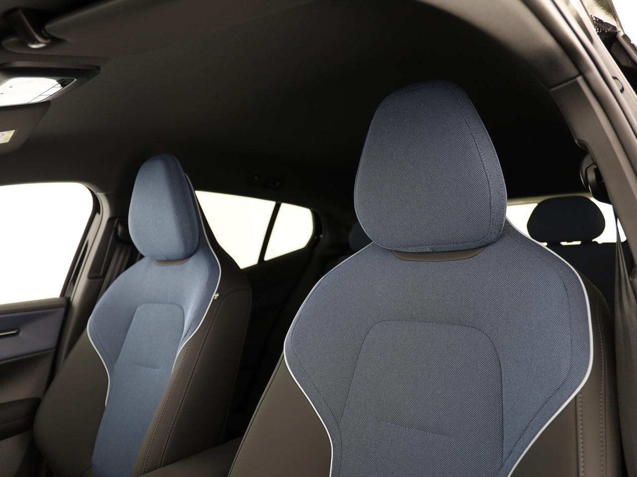 VOLVO EX30 E60 Plus Swiss Black Edition-image-10