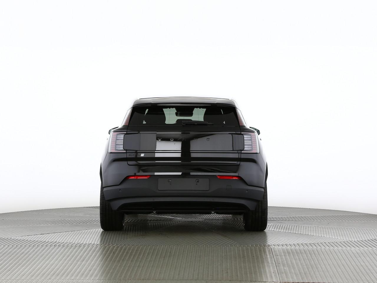 VOLVO EX30 E60 Plus Swiss Black Edition-image-3