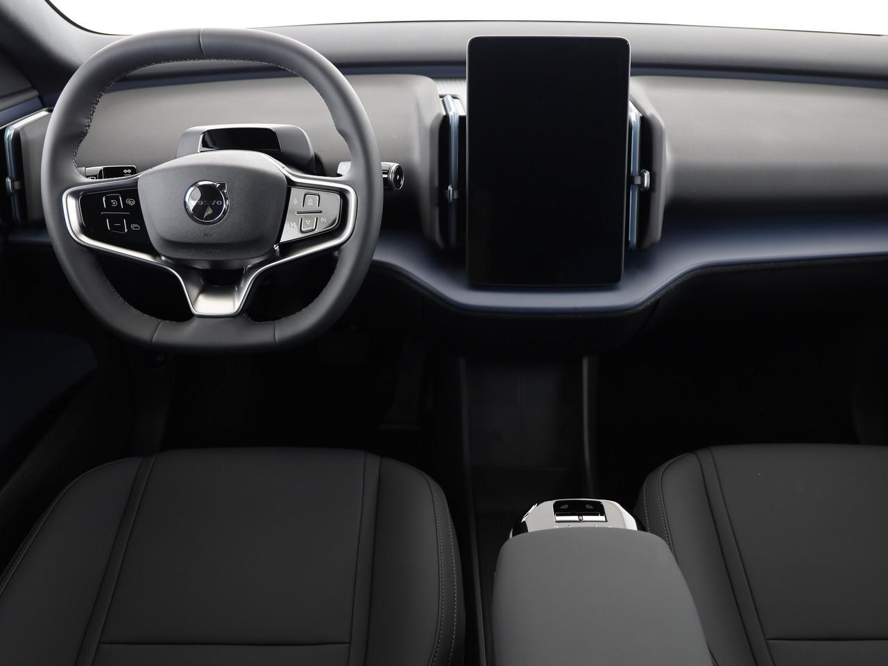 VOLVO EX30 E60 Plus Swiss Black Edition-image-12