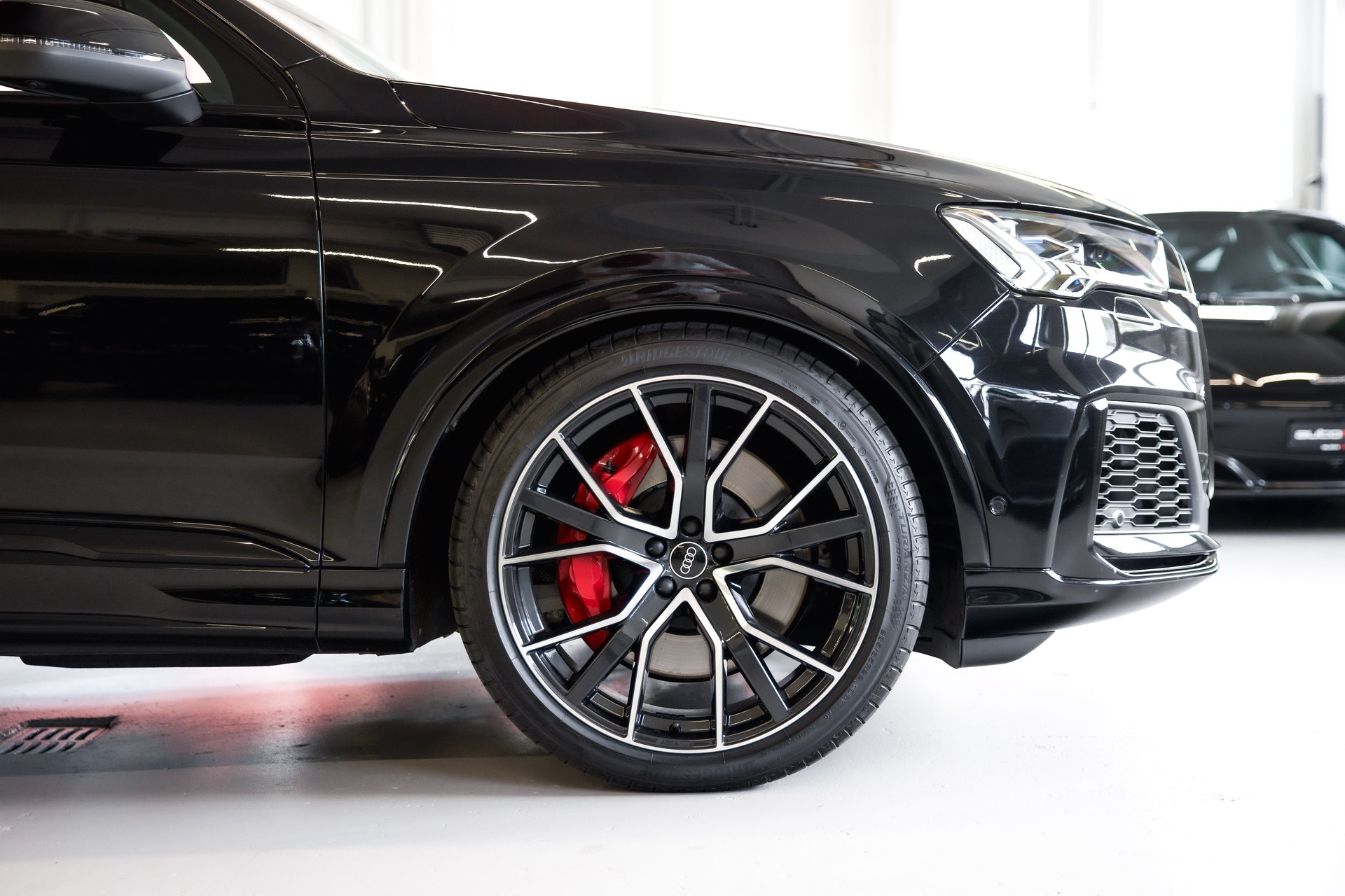 AUDI SQ7 TFSI quattro tiptronic-image-10
