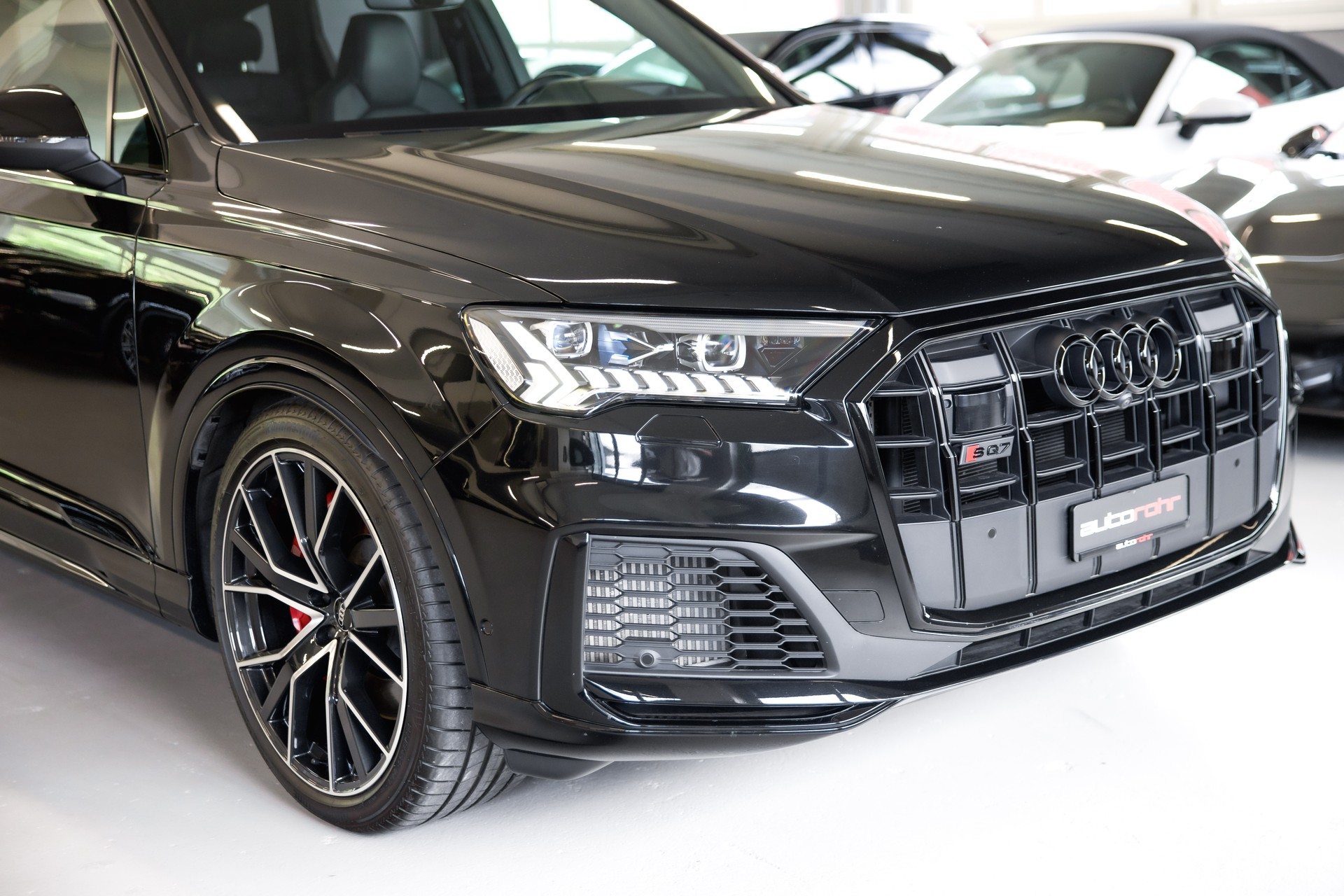 AUDI SQ7 TFSI quattro tiptronic-image-9
