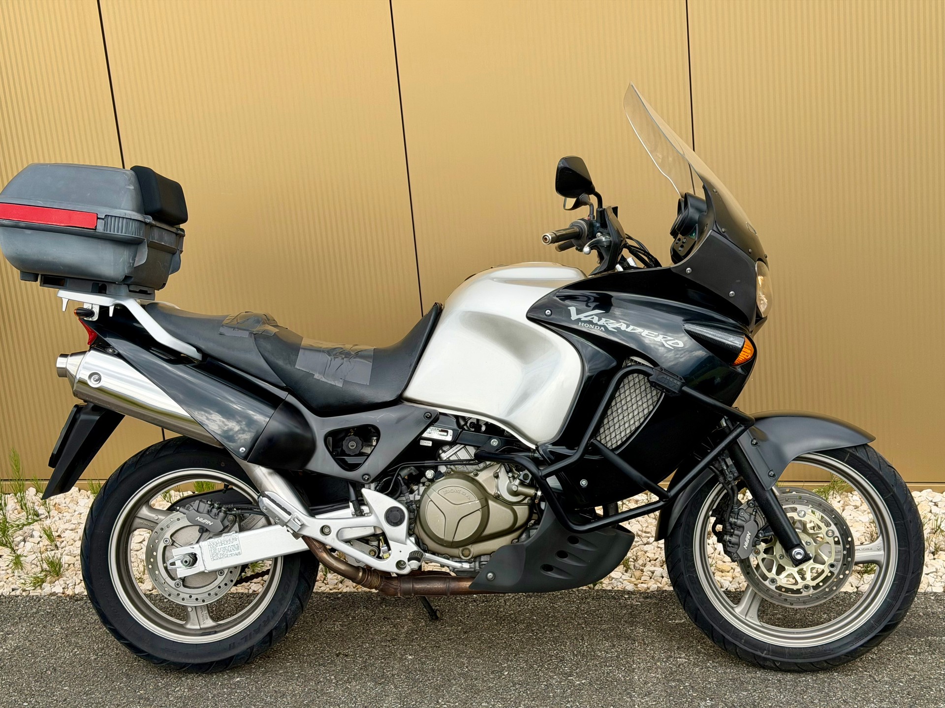 HONDA XL 1000 V Varadero-showroom-element-3