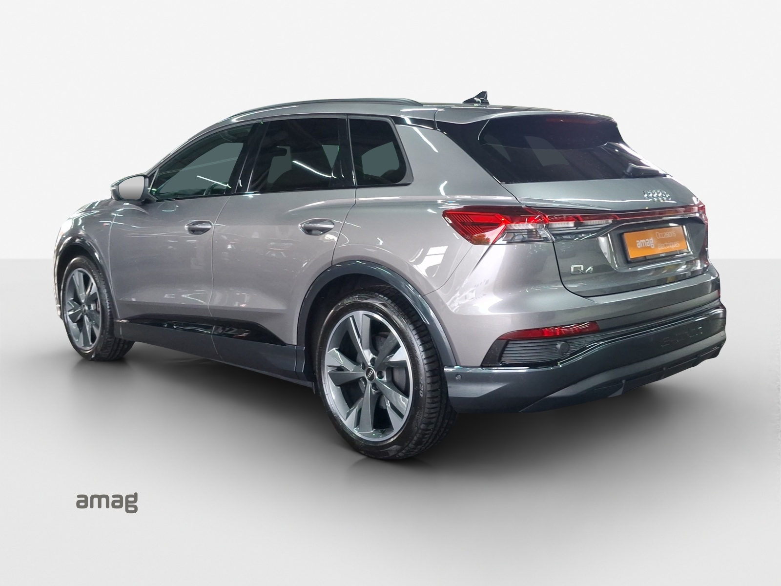 AUDI Q4 e-tron 45 quattro-image-2