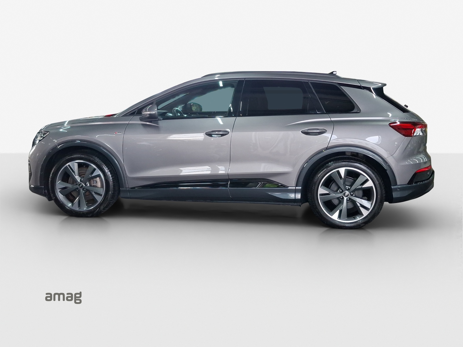 AUDI Q4 e-tron 45 quattro-image-1