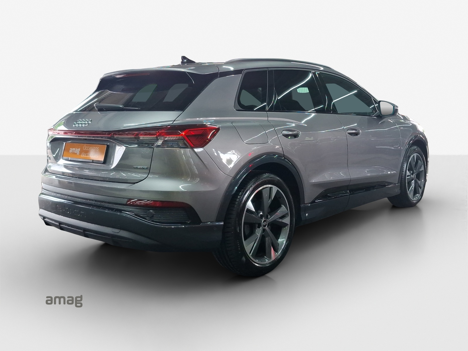 AUDI Q4 e-tron 45 quattro-image-4