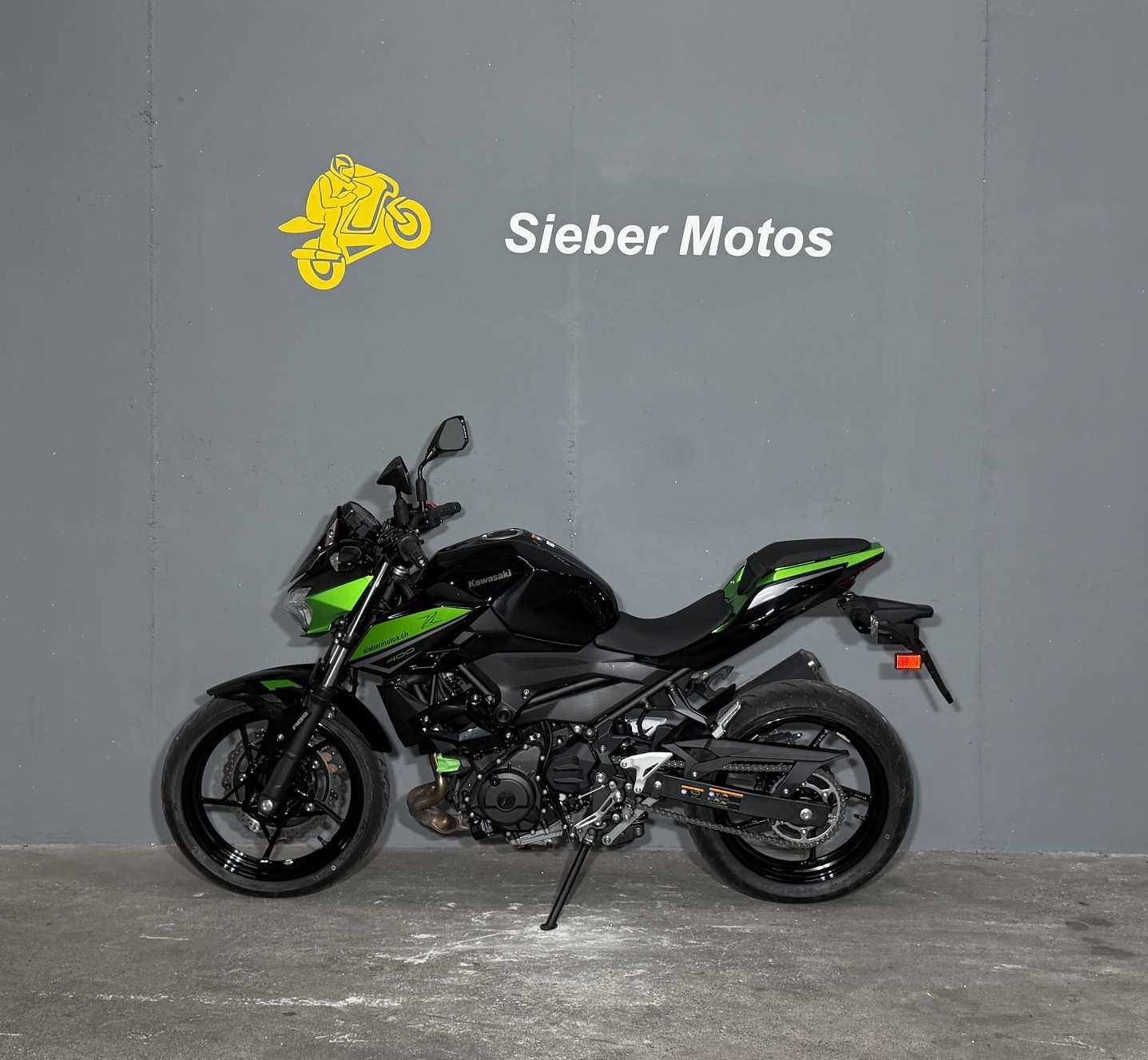 KAWASAKI Z 400-showroom-element-2